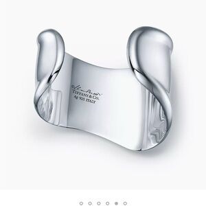 100% Authentic Tiffany and Co. Small bone cuff by Elsa Peretti in silver